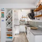 With Parking Space - 22308 Apartamento Pula